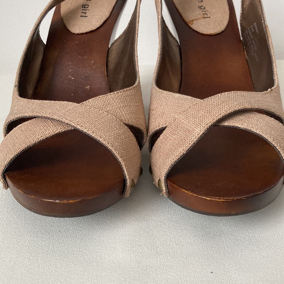 Madden Girl Bennii Sandal in Natural Fabric - Picture 9 of 15